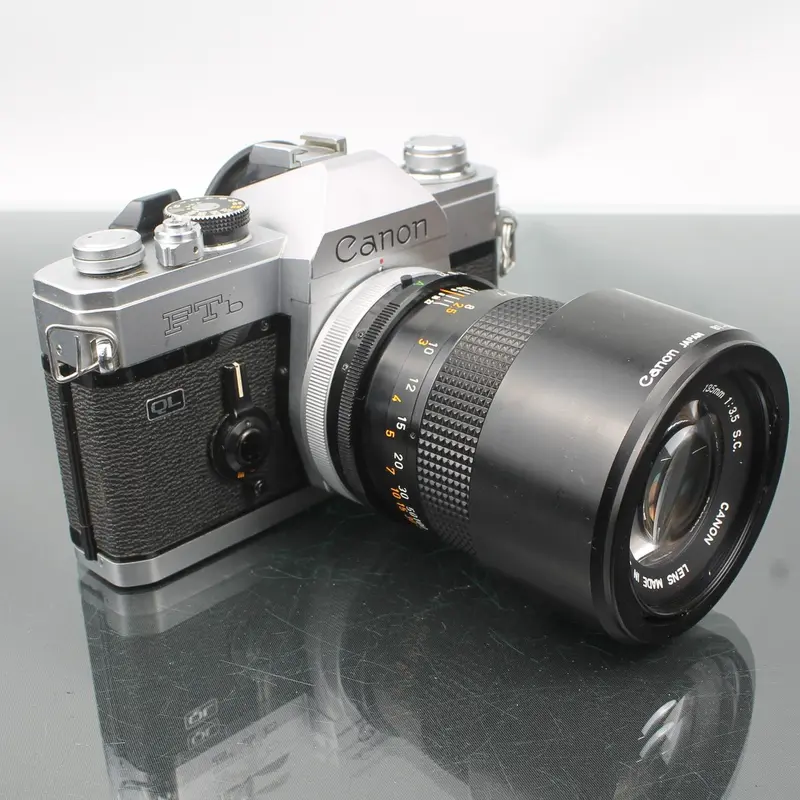 Canon FTb + Canon 135mm 1
