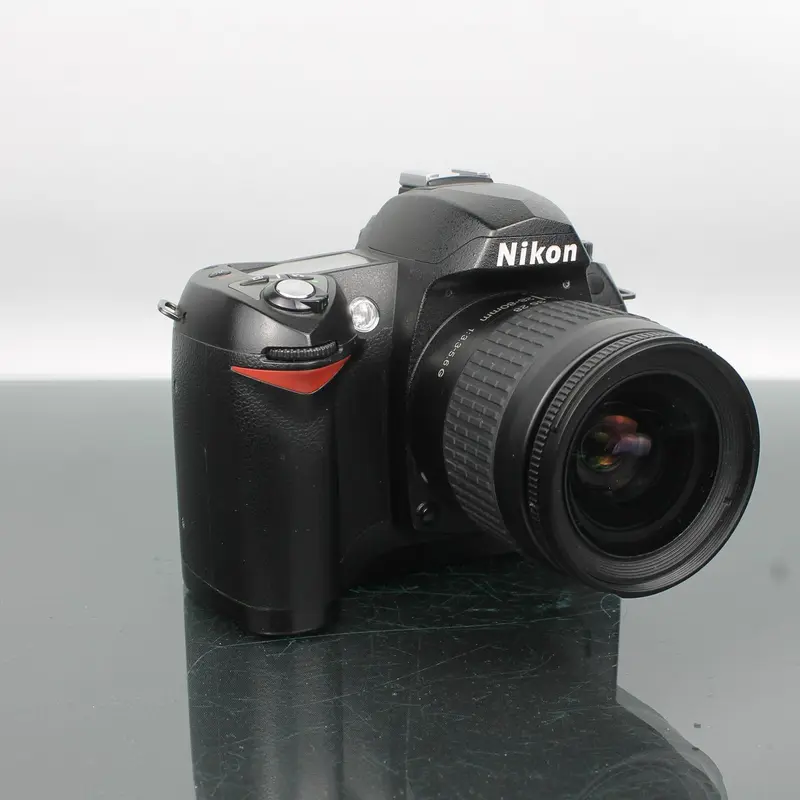 Nikon D70 + AF Nikkor 28-80mm f/3.3-5.6G