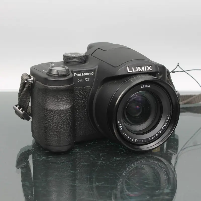 Panasonic Lumix DMC-FZ7